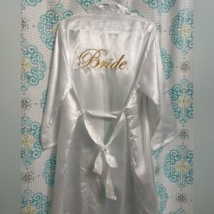 White bride robe